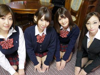 『チンチンをこうやって舐めてあげるんですよね？//♥』可愛い美爆乳おっぱいJK達が主観フェラしたり手マンされたり！！