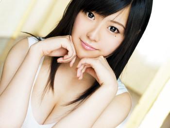 色白美肌の可愛い童顔ロリ顔美少女！スレンダーでLカップの超乳おっぱい！最高級の極上ボディをご堪能ください！//♡