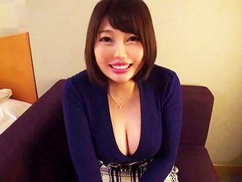 『刺激を求めてやってきた美爆乳おっぱいド淫乱人妻！』クンニや手マンされてエッチな喘ぎ声出して感じまくり！！//♥