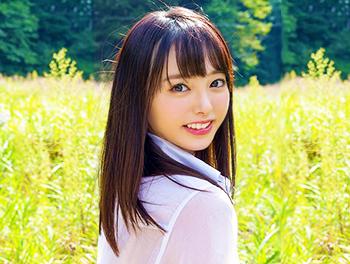 『19歳の無邪気で清楚なロリ美少女！』イケメンと恥じらいベロチュー！フェラテクが無くぎこちない素人感が逆にイイ！♥//