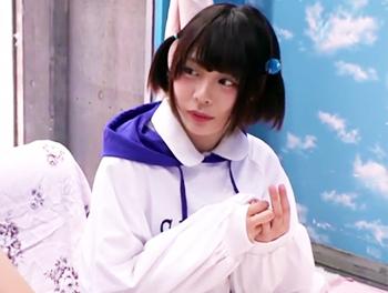 『えへへぇｗ』ほんわかしてる不思議ちゃん美少女！芸能人みたいに可愛いフェラと騎乗位セックス！！//♥《素人ナンパ企画》