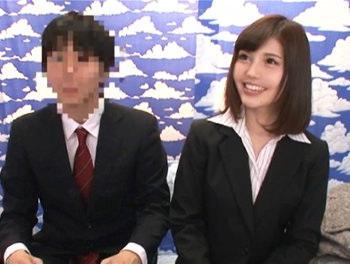 『素人ナンパ企画』色白美肌の清楚で綺麗な美乳おっぱいお姉さんが照れながらラップ越しにキスや手コキとフェラさせられる♥//