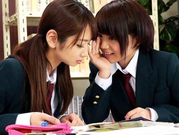 『恥ずかしぃね…♥』可愛い2人の女子校生がイチャイチャしてレズ展開！チューしたりおっぱい揉んだり最高すぎる！♥/