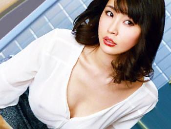 『我慢しなくていいのよ、沢山気持ち良くなって♥』主観フェラや手コキでチンポ責めまくるスレンダー巨乳おっぱい痴女人妻！♡
