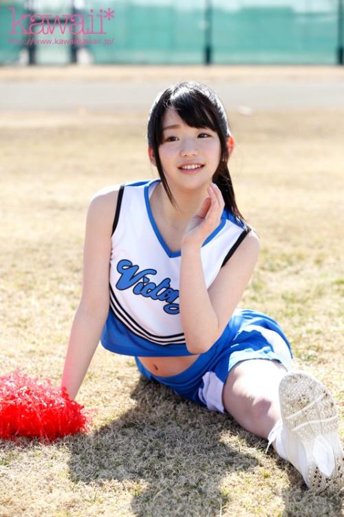 アイドル顔負けの愛くるしいルックスで200°股を広げた騎乗位やY字バランスでの立ちバックは衝撃！