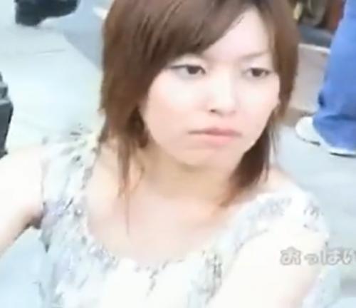 【胸ちら盗撮】胸元緩い美女たちの胸ちらを隠し撮り。ブラジャーだけでなく乳首も見える興奮がたまらない。
