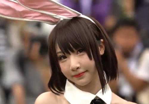 【コスプレ】カワユス！バニーちゃんの白いコスプレが・・・。現地にいた人はみんな横から見てただろうな。