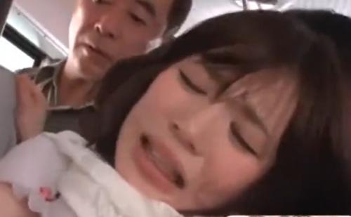 【鈴村あいり】「まさか・・・」安全だと思ったバス車内で集団レイプされちゃいます。