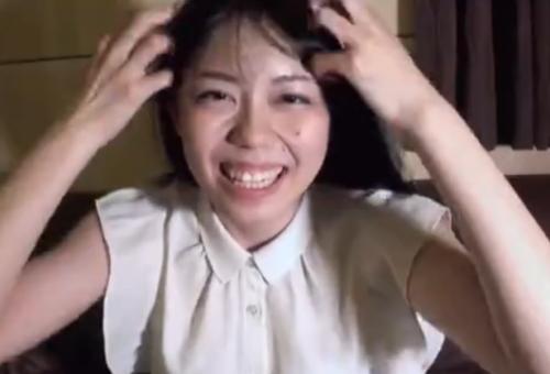 【フェチ】脇をくすぐられて気持ち良くなる美女。服の上からでも分かる巨乳だ。