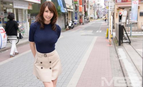 美熟女の逆人妻ナンパ! 素人男性とぶらり生中出しセックスデートｗｗｗ