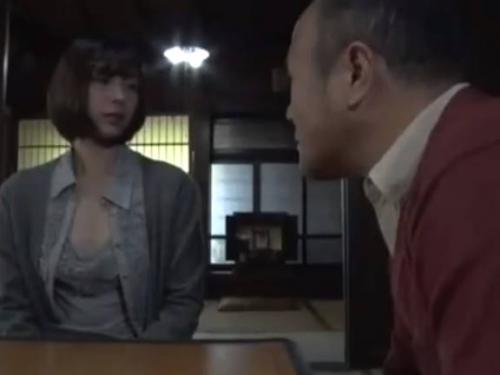 【ヘンリー塚本】巨乳人妻が始めは断っていたのにいきり立つ肉棒を目の前に自然と体を許す田舎の淫乱女だった