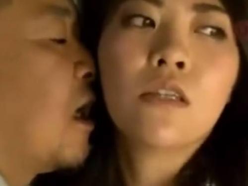 【ヘンリー塚本】オジさんに強引にやられるSEXがとてつまなくいい…巨乳娘が無理矢理ヤラレるSEXにハマってマラを求める