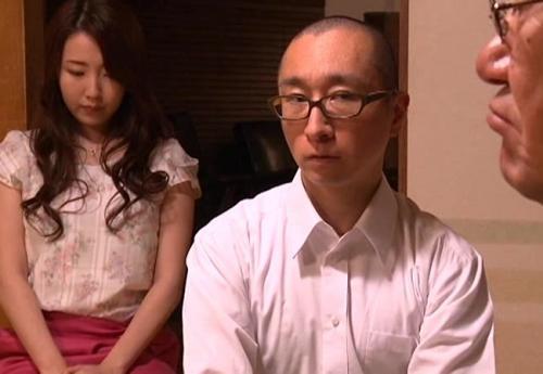 〈ながえスタイル〉卑猥なケツを振り乱して誘惑してくる人妻に義父が発情して高速ピストンで激しく犯す！！