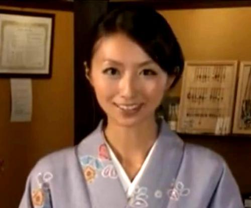 〈青木玲〉美女が営む温泉宿で枕営業お目覚め口淫サービス!!!!!!