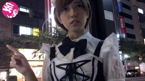 ☆素人ナンパ☆　オタクの聖地で激カワな外人コスプレイヤーを口説き、巨根を加えされて犯しまくるｗｗ