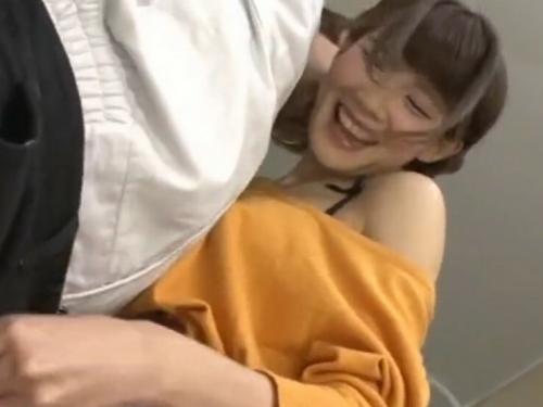 【涼宮琴音】『すっごいビクビクしてる～♡』ベロチューで一服盛ってまで管理人を強制勃起させる団地若妻♪カラダとヒマを持て余し過ぎw
