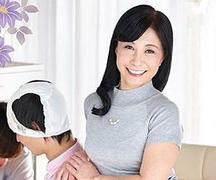 五十路熟女の母親が息子の家庭教師を狙う！若い男と見るや淫乱症候群がみるみる疼きだす…ww