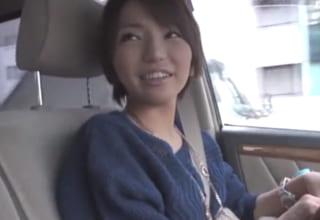 平凡な日々からちょっと危うい一歩を踏み出す人妻！旦那に内緒でガン付き不倫SEX！
