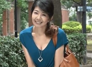 旦那以外の男性に抱かれてみたいんです…♡スレンダーなアラフィフ四十路熟女が願望を叶えたくてAV出演…！ 工藤恵理子
