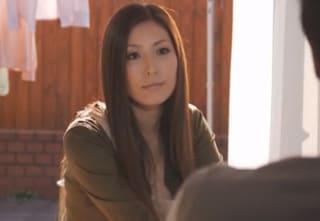 平凡な生活を送る三十路奥様が同窓会で再会した先輩と不倫関係に！旦那には言えない白昼の情事…椎名ゆな