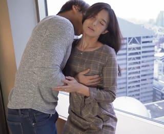 SNSで知り合った四十路美人奥様と白昼のホテルでの情事！元女医の清楚な人妻が不貞行為で淫らに乱れる…♪