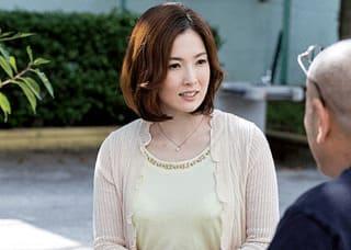 平凡な日々に飽き飽きしている三十路奥様を寝取る！美白柔肌を他人棒で激付きされて悶絶！ 本庄優花