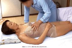 同居することになった嫁の母が六十路なのにまだまだ色っぽくて娘婿が抑えきれず夜這い！豊岡みち子