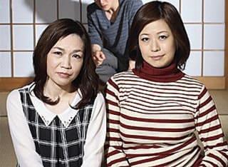 母親＆叔母の熟マンにナマ中出し…！五十路母が三十路妹と息子の関係に嫉妬して禁断の三角関係に…！ 手塚みや 奥村佳代子