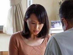旦那が2階にいる状況で五十路妻が押し殺した喘ぎ快感を抑えきれず逝ってしまう…ww