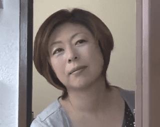 ＜ヘンリー塚本作品＞白昼から他人棒で喘ぐ五十路浮気奥様！不倫相手を自宅に連れ込んで濃厚に絡み合う…