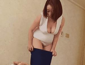 お義母さん、もう我慢できません…！入院した娘のため家事手伝いに来てくれた五十路義母の豊満ボディに発情してつい… 青井まり