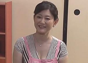娘婿の自慰行為を見た五十路奥様が欲情してオナサポ！嫁とは違う肉感的なカラダの虜になる娘婿！ 大野実花