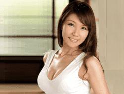 過去に一度だけカラダを許した生徒と久しぶりに再会した四十路美熟の人妻先生が再び過ちを犯す… 牧野紗代