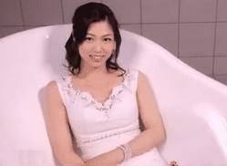上手には出来ないけど…♡産後間もない39歳の美熟奥様が母乳風俗体験！母乳を滴らせて自分が感じちゃう…ｗｗ小崎里美