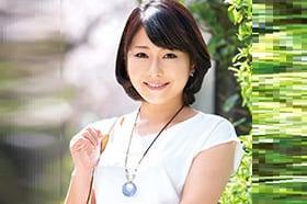 ＜初撮り熟女＞清楚系美熟な四十路奥様が結婚後初の他人棒を経験！旦那のより大きいです…♡前園汐里