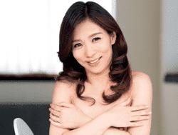＜初撮り熟女＞旦那とすれ違いで欲求不満の三十路奥様がAV出演！浮気経験ありの奥様が他人棒で性欲を満たす！ 君嶋さくら