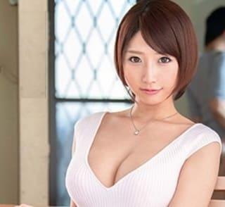 旦那の浮気で家を飛び出してきた母の友人が母に隠れて息子を誘惑…！八乃つばさ