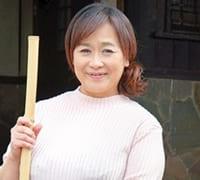 六十路の豊満なベテラン主婦が悩める思春期少年たちの性問題を解決！葉山のぶ子