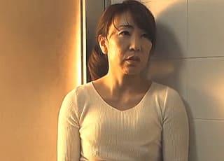 犯すのは母さんだけにして…性犯罪を犯した息子に自らのカラダで性処理する四十路母…！ 藤澤美織