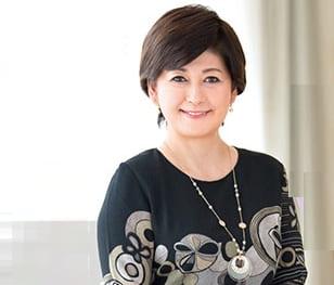清楚系巨乳五十路奥様が他人棒を求めてAV撮影に！若い男優との絡みで痴態を晒す！！山口寿恵