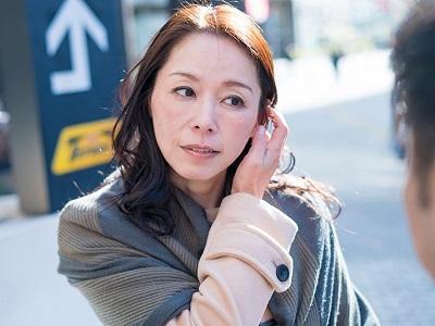最近ご無沙汰の五十路美熟女！スレンダー巨乳な美魔女に膣内射精♡