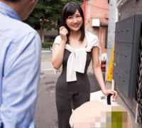 バギーを押す子連れママさんがナンパされてホテルで即ハメ！子供そっちのけで中出しSEX…ww