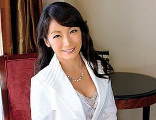 ＜初撮り熟女＞旦那では満足できなくて…♡五十路とは思えない締まった身体の美熟奥様がホテルで性欲解放…！ 黛日出子