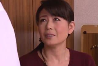 わかったわ、パパには内緒よ…♡息子に懇願されたアラフィフ奥様が溺愛する息子にオンナのカラダを教える… 三浦恵理子