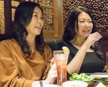 いい年して初アナルを攻められながら感じる二人の五十路熟女！羞恥心満載で感じまくる…ww