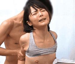 小さいおっぱいがコンプレックスだった童顔の三十路奥様がAV出演！スレンダーなロリボディを責められて連続イキ！伊山美里