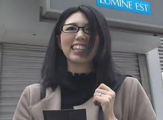 ＜人妻不倫旅行＞心の隙を埋めたくて…♡セックスレスで悩むアラサー奥様が旦那に内緒で非日常へ逃避行！