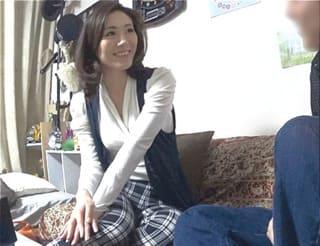 ＜熟女ナンパ＞もう、おばさん口説いてどうするんですか？…♡清楚な見た目の四十路奥様が若いイケメンに口説かれて寝取られる…