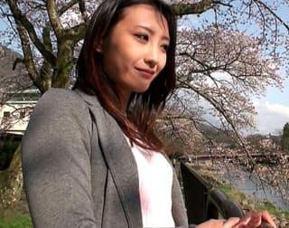 ＜人妻不倫旅行＞SNSで知り合ったスレンダーな奥様とつかの間の現実逃避！平凡な日々に刺激を求めて旅先で乱れる…♪