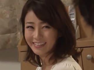 ありがとう、おばさんも嬉しい…♡浮気性の旦那に三行半を突けた四十路叔母が慰めようとする甥っ子と禁断交尾… 大島優香